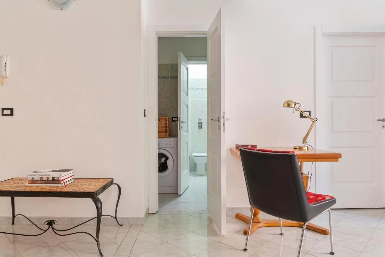 Apartamento Stazione Centrale Cozy And Functional Flat Milão Itália